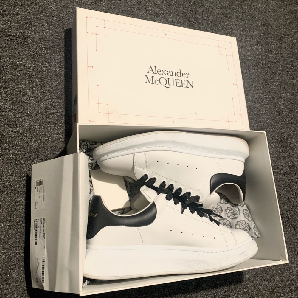 Alexandr McQueen sneakers Size 44 (10.5 Mens) white and black Oversized Sneakers